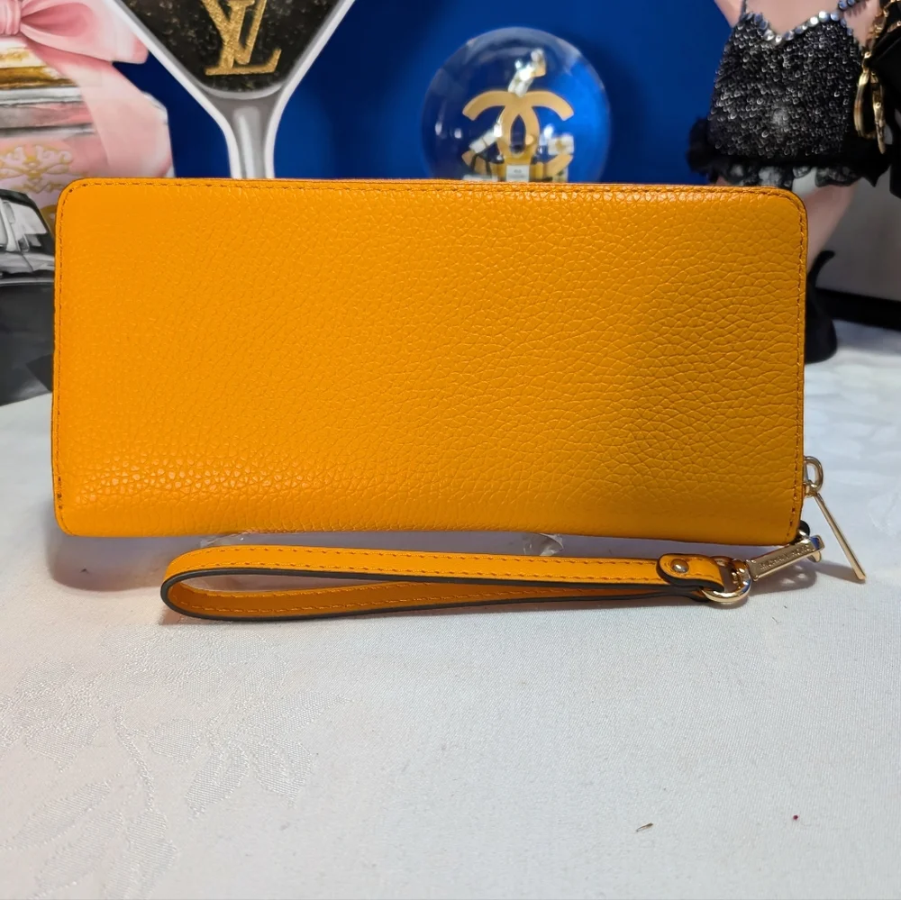Michael Kors Jet Set Large Leather Travel Continental Wallet/Wristlet Pop Orange